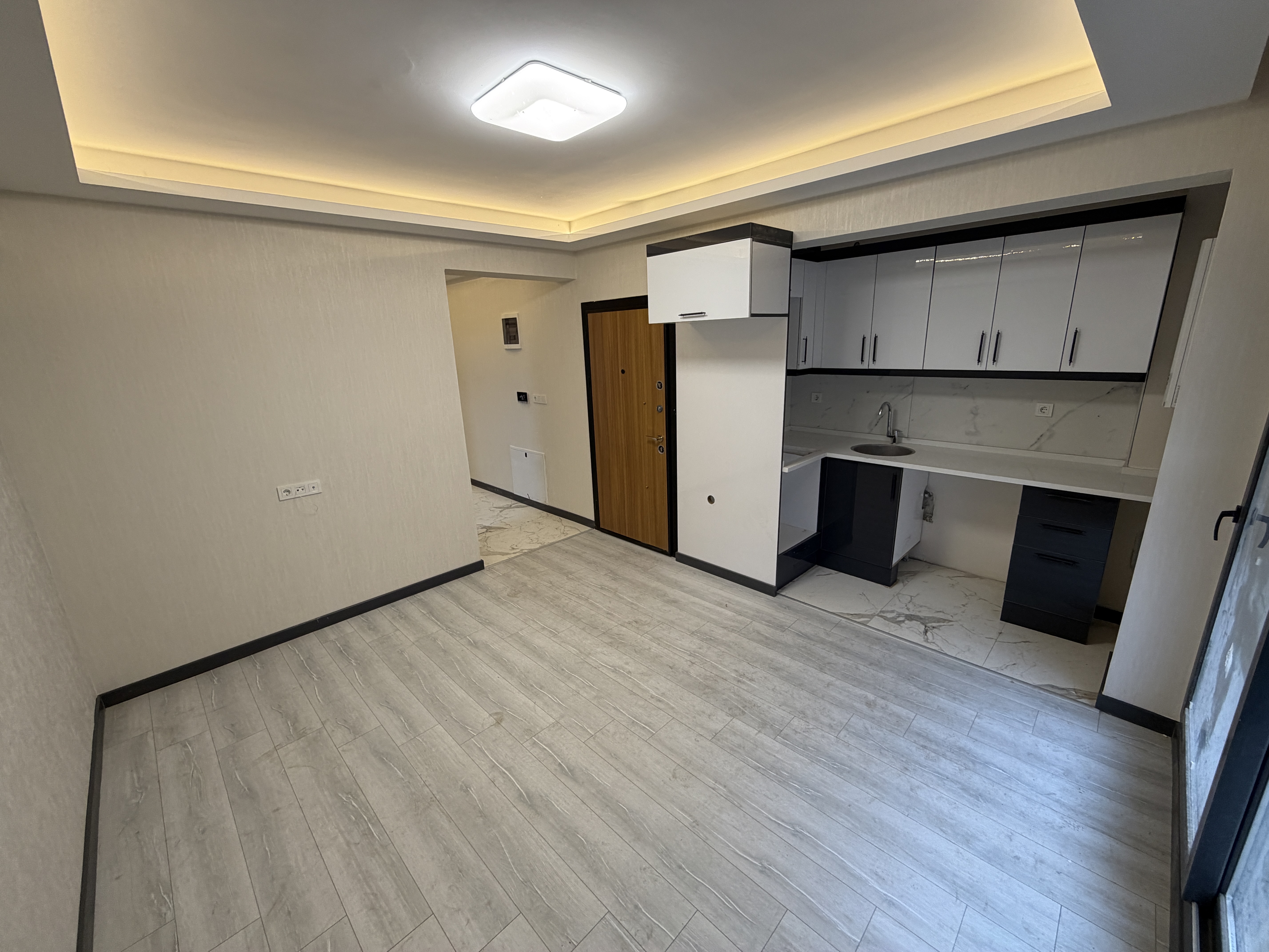 GAZİEMİR İZBAN DİBİ YERDEN ISITMALI SIFIR LÜX DAİRE