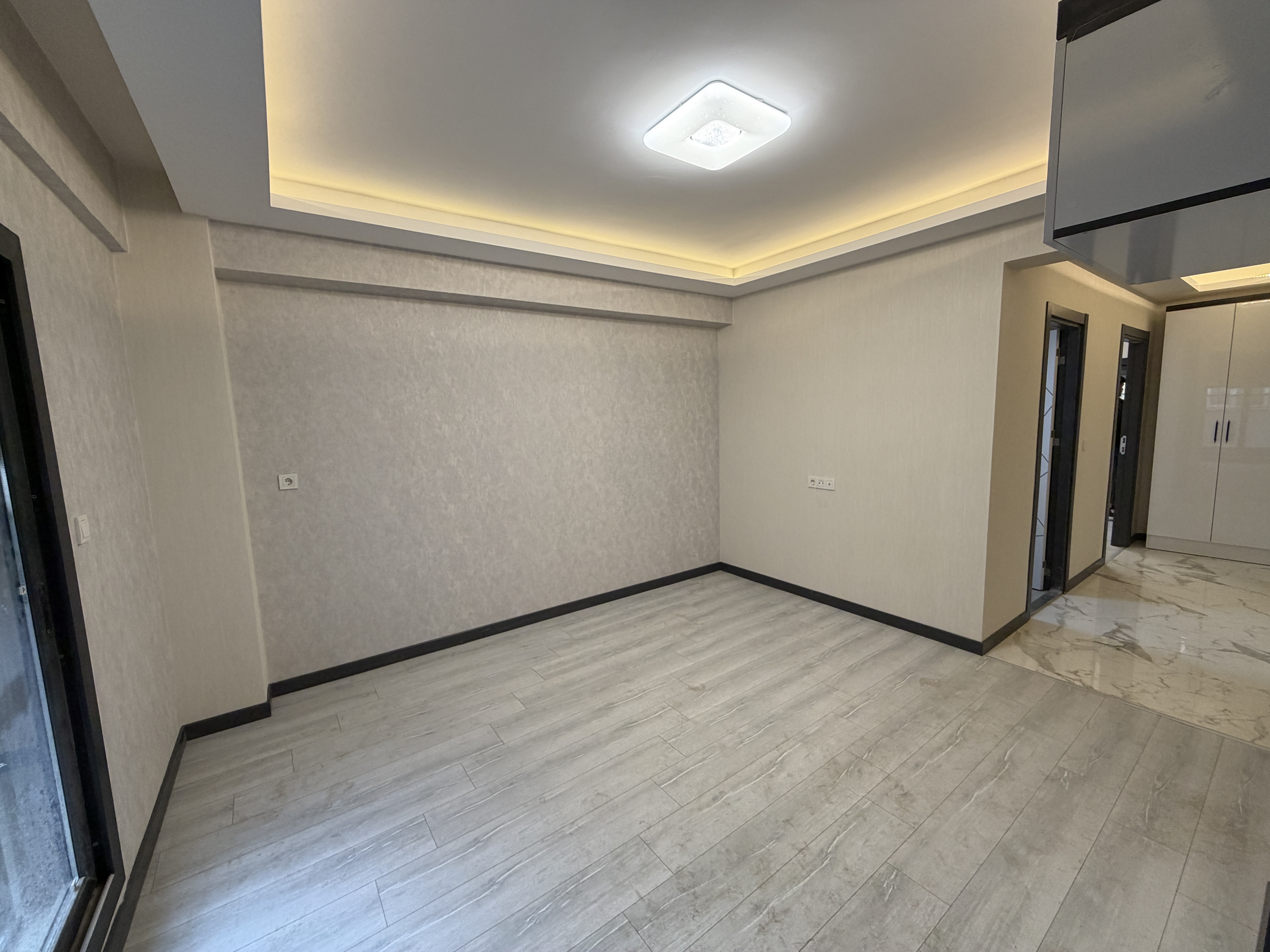 GAZİEMİR İZBAN DİBİ YERDEN ISITMALI SIFIR LÜX DAİRE