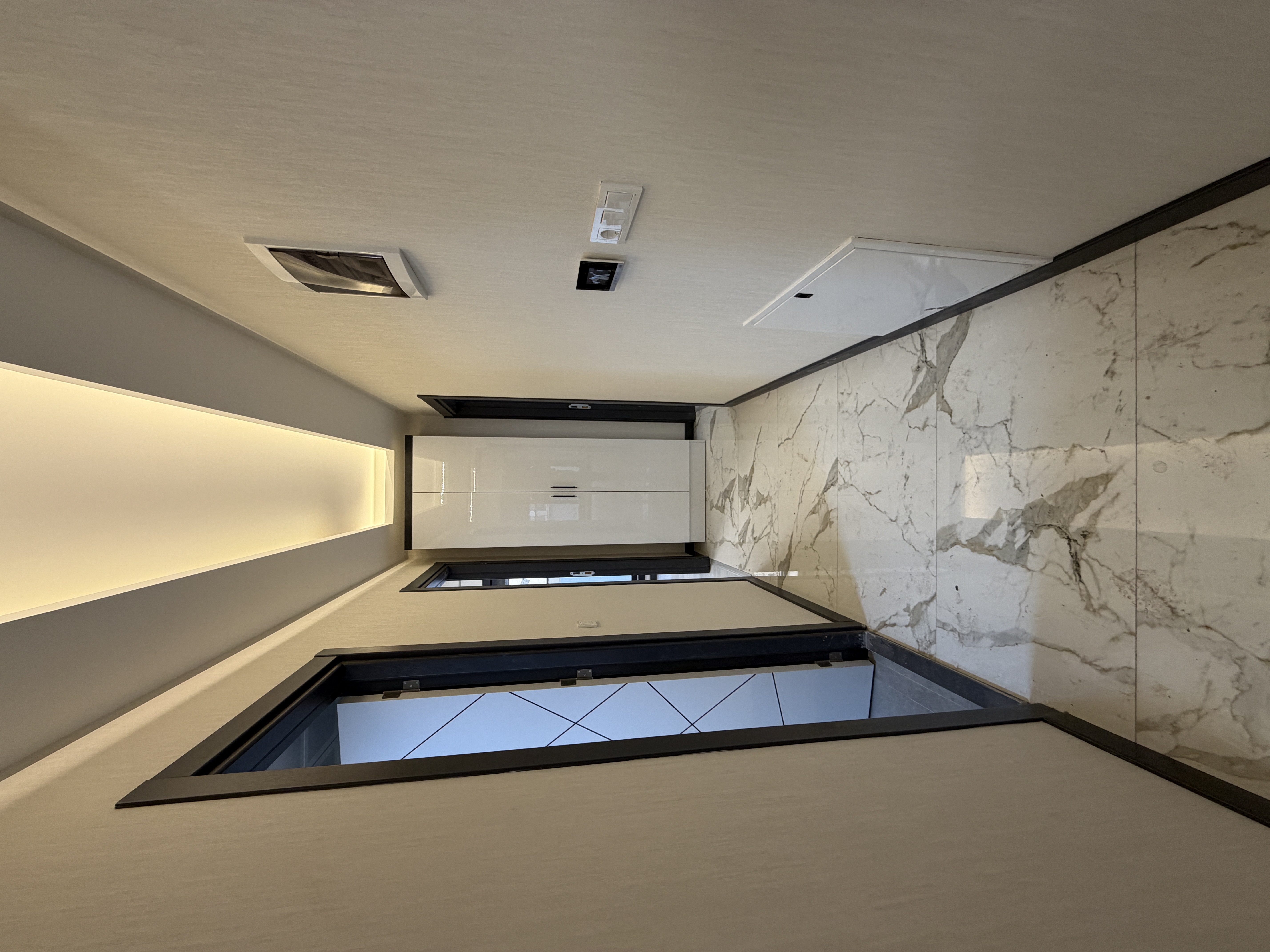 GAZİEMİR İZBAN DİBİ YERDEN ISITMALI SIFIR LÜX DAİRE