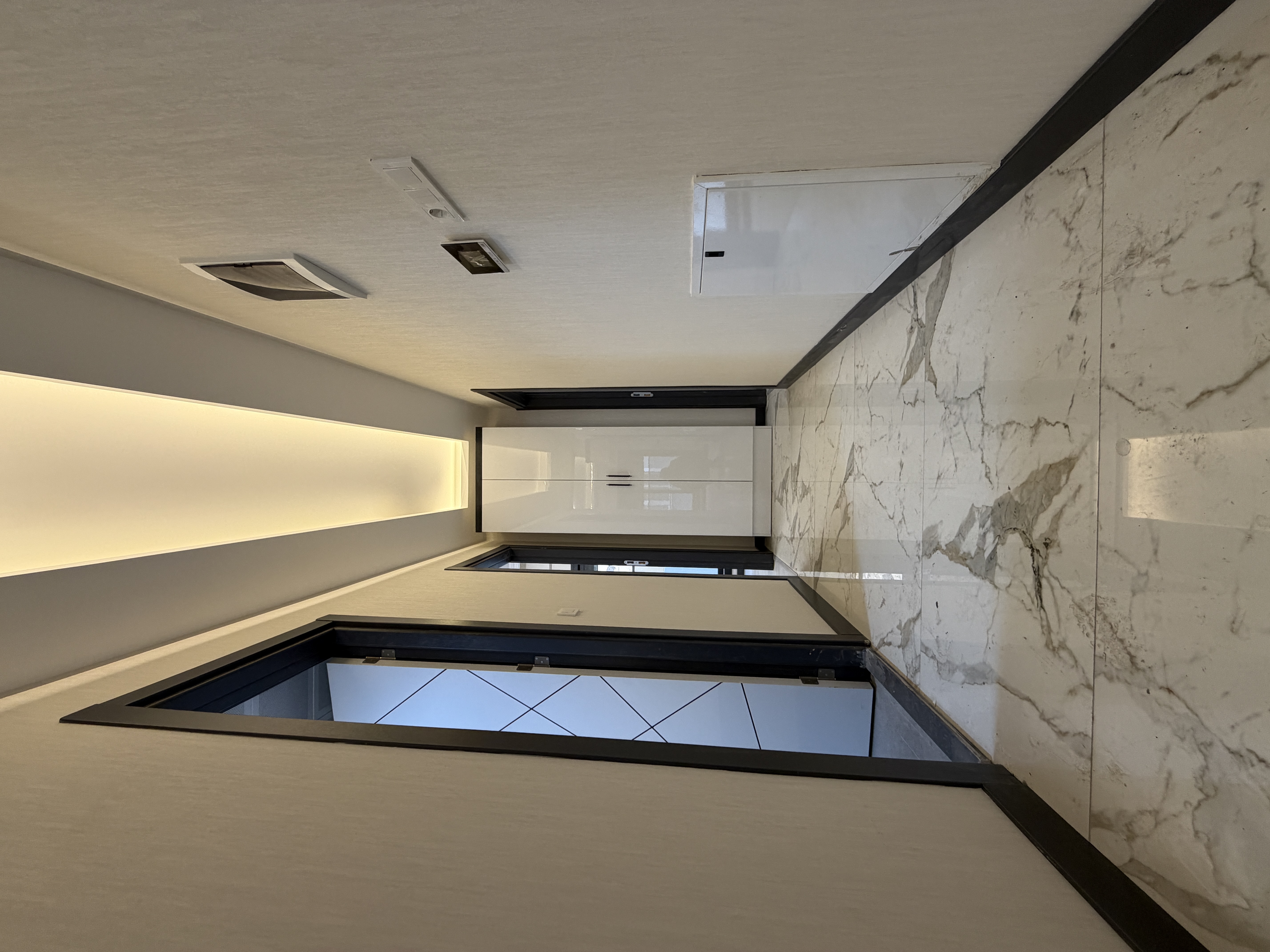 GAZİEMİR İZBAN DİBİ YERDEN ISITMALI SIFIR LÜX DAİRE