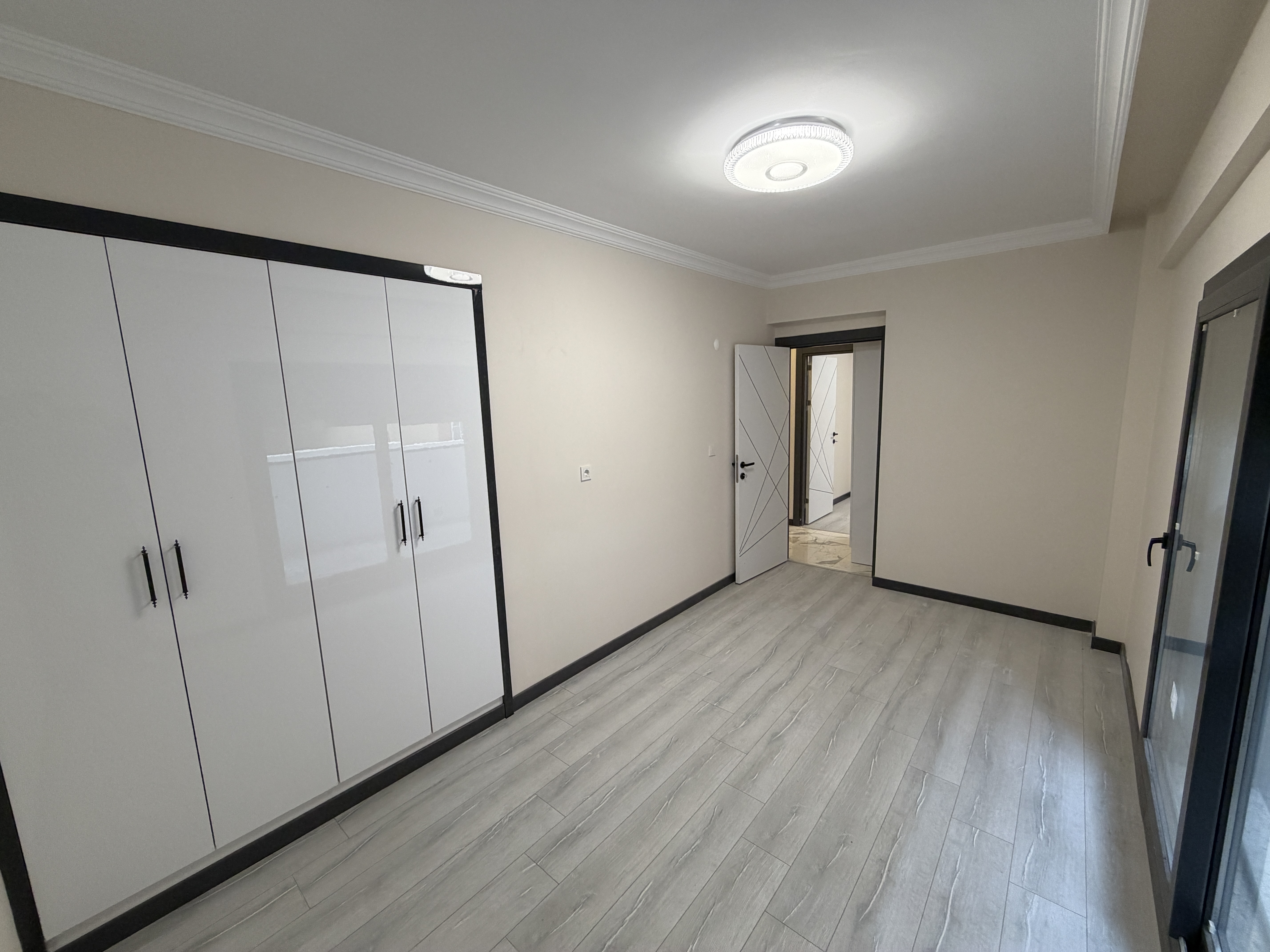 GAZİEMİR İZBAN DİBİ YERDEN ISITMALI SIFIR LÜX DAİRE