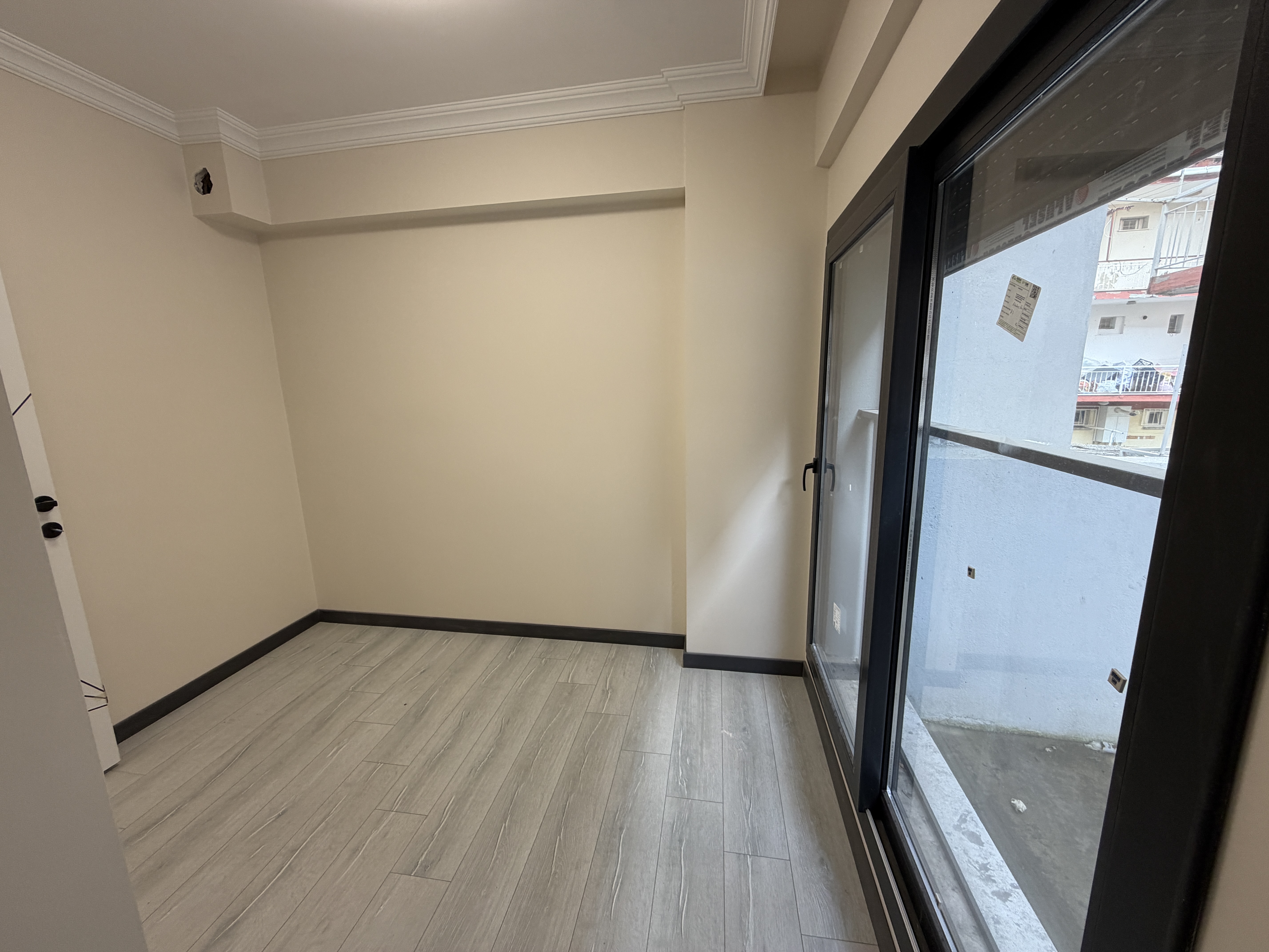 GAZİEMİR İZBAN DİBİ YERDEN ISITMALI SIFIR LÜX DAİRE